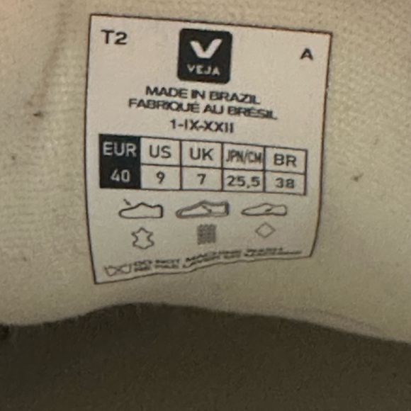 Veja Campo Leather w/Suede Detail in Khaki - Picture 7 of 8